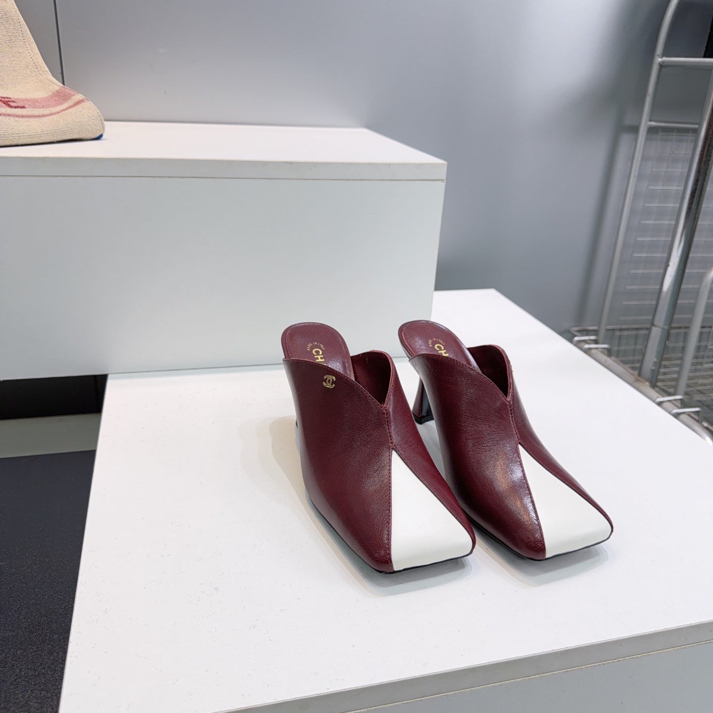 CC Fall 2026 Square Toe High-Heeled Sandals 7cm Burgundy White Sheepskin