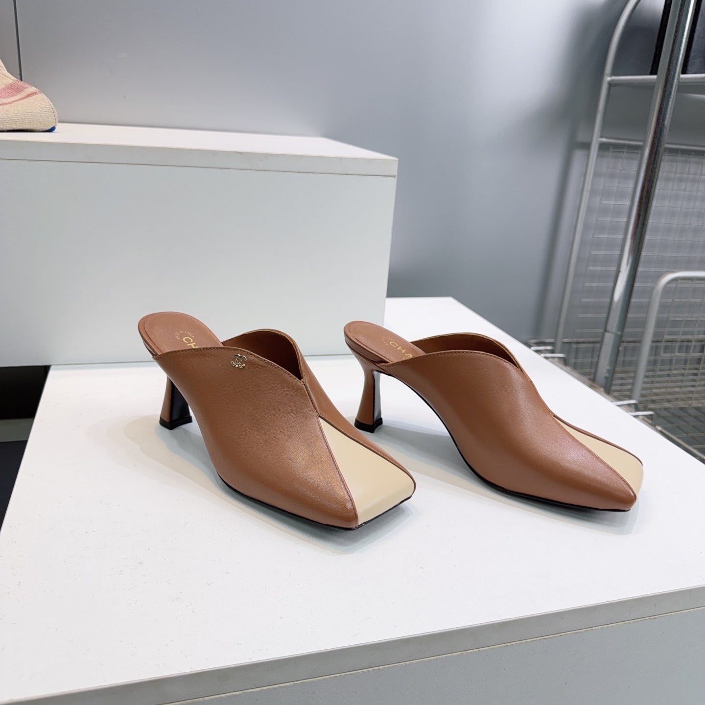 CC Fall 2026 Square Toe High-Heeled Sandals 7cm Beige Brown Sheepskin