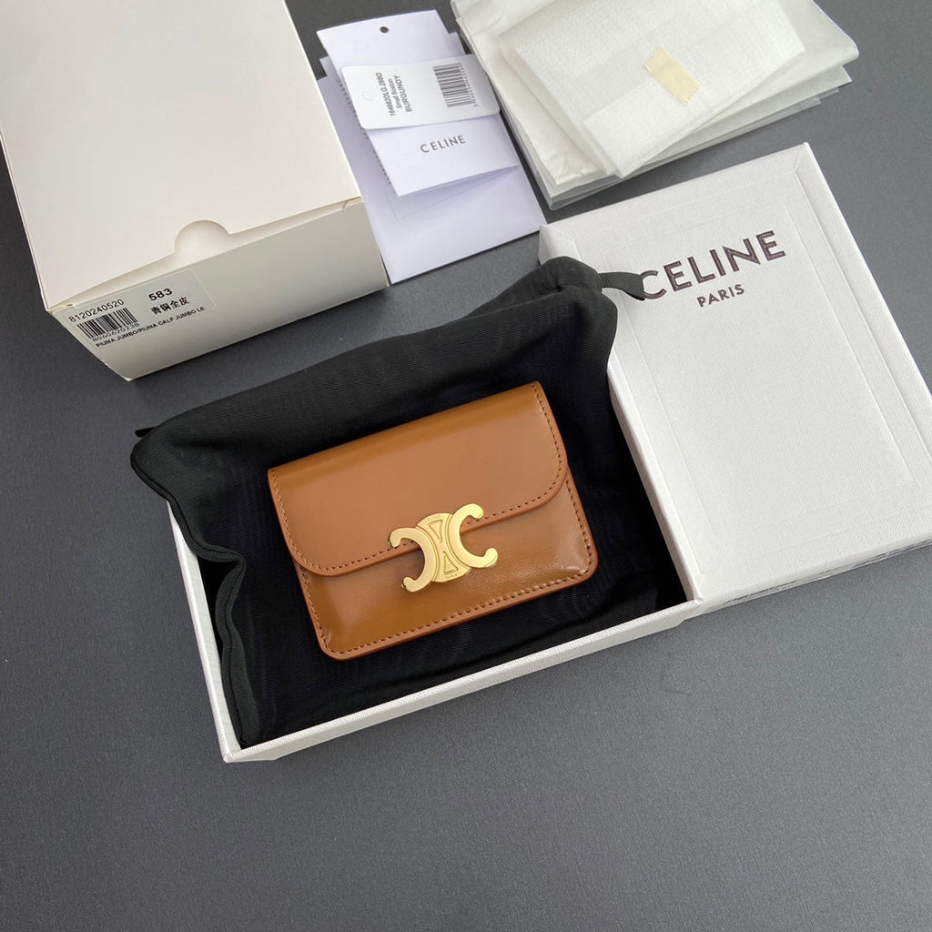 TRIOMPHE 10i583 Flap Card Holder Tan Shiny Cowhide