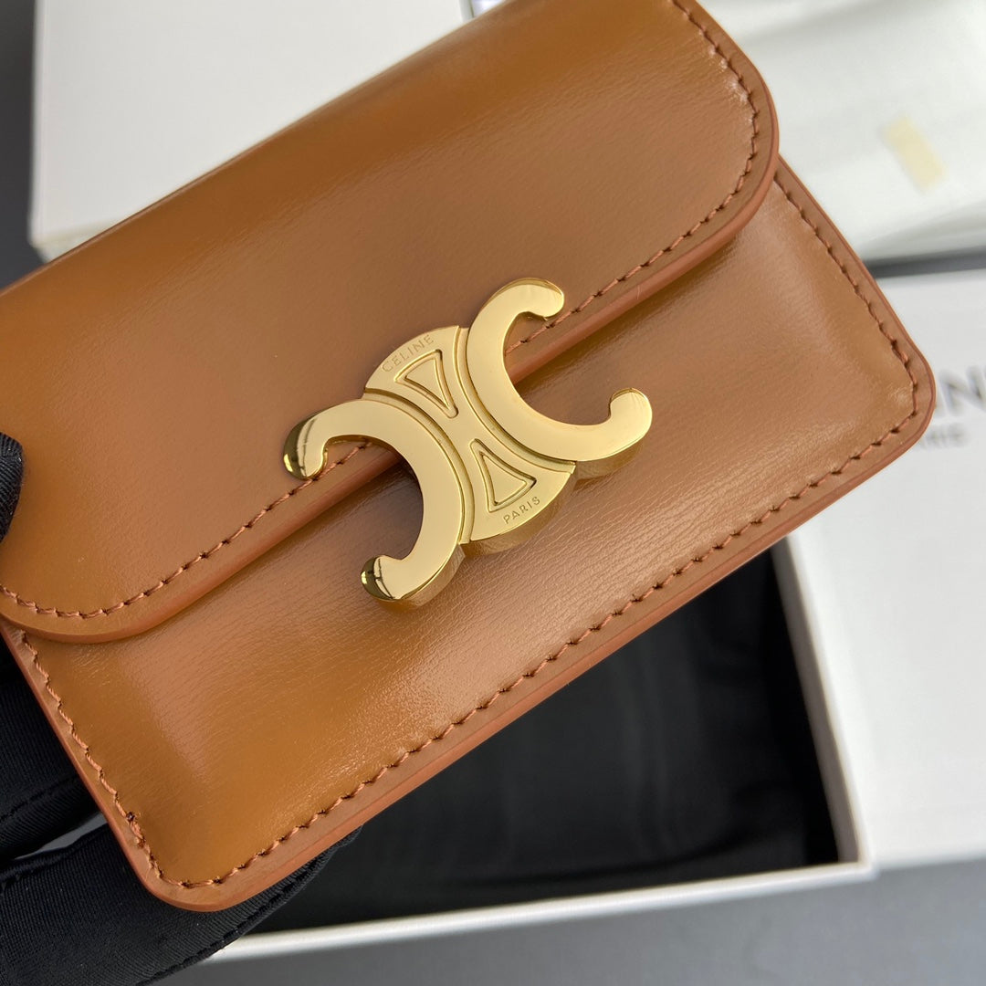 TRIOMPHE 10i583 Flap Card Holder Tan Shiny Cowhide