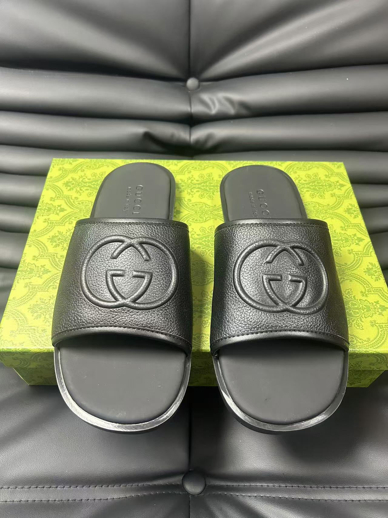 GG Men's 25 Monogram Slide Black Calfskin 540246