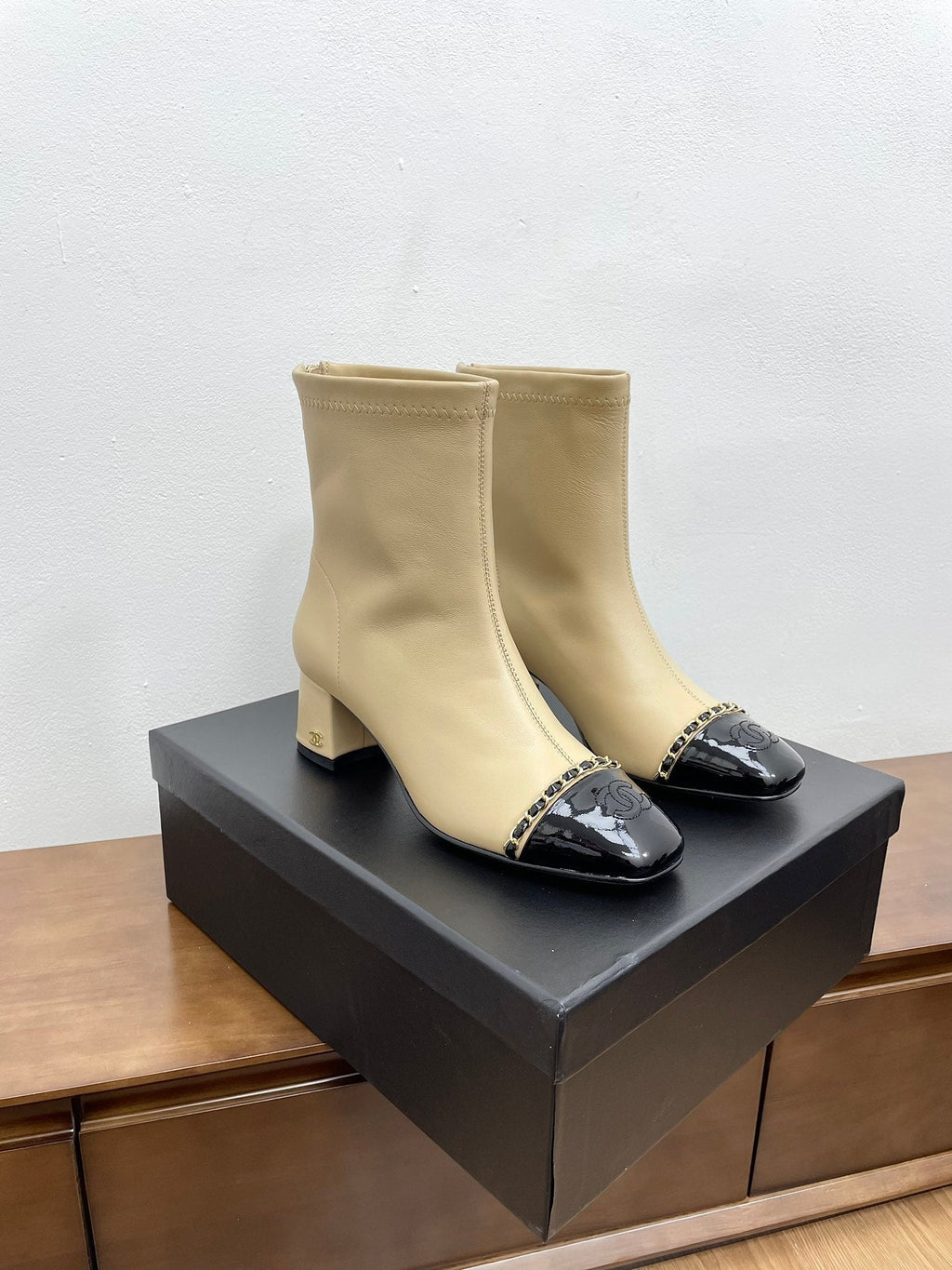 CC Ankle Boots 50mm Beige Chain Lambskin