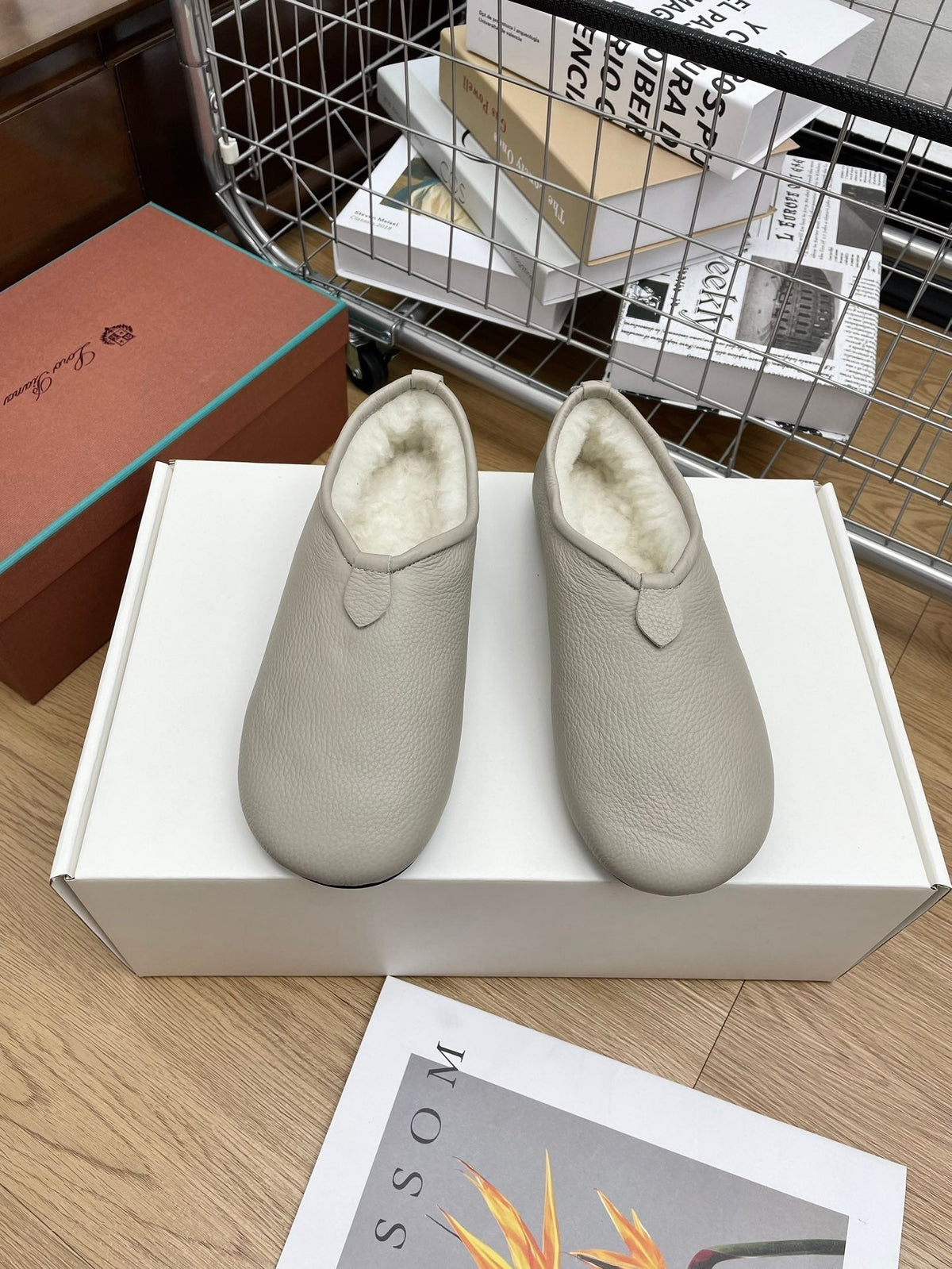 LP Cocooning Floaty Flat Grey White Wool Fleece Lining And Cowhide  989987