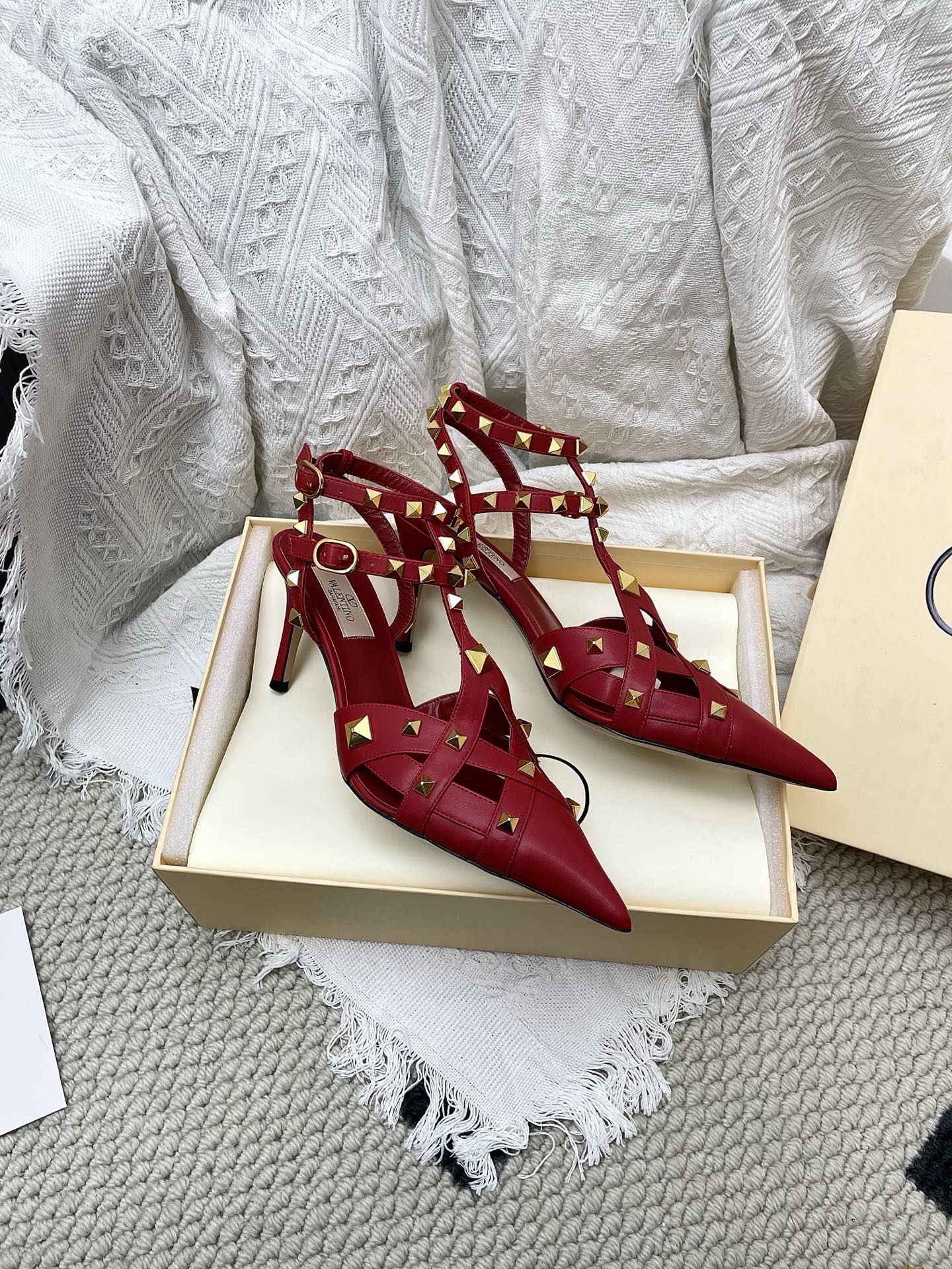VT Studdy Kidskin Pumps 80mm Red Goatskin 611374