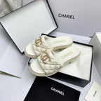 CC 26SS White Gold Quilted Lambskin 726540
