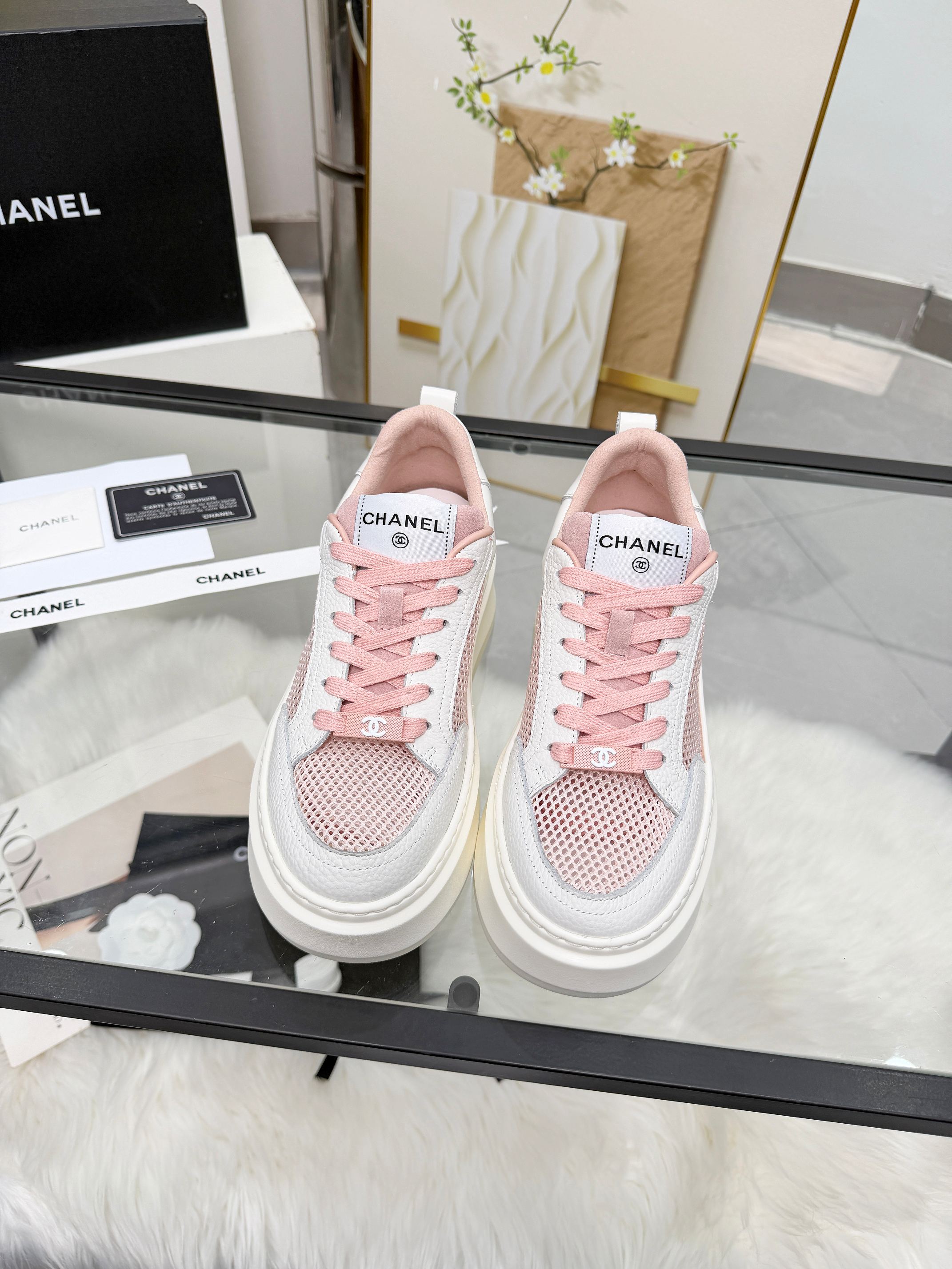 CC 26s Sneaker Pink White Cowhide Mesh 723083