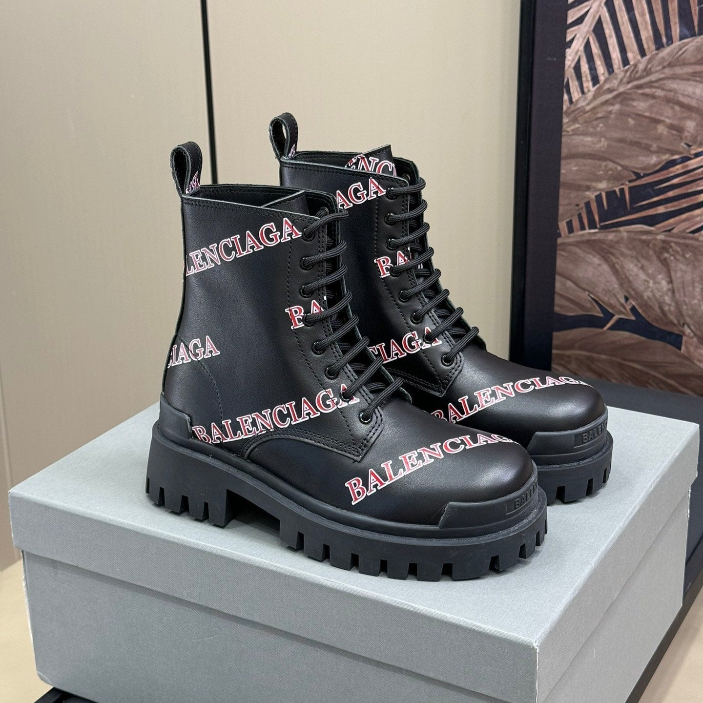 CHUNKY BOOTS IN BLACK SMOOTH CALFSKIN RED LOGO PRINT