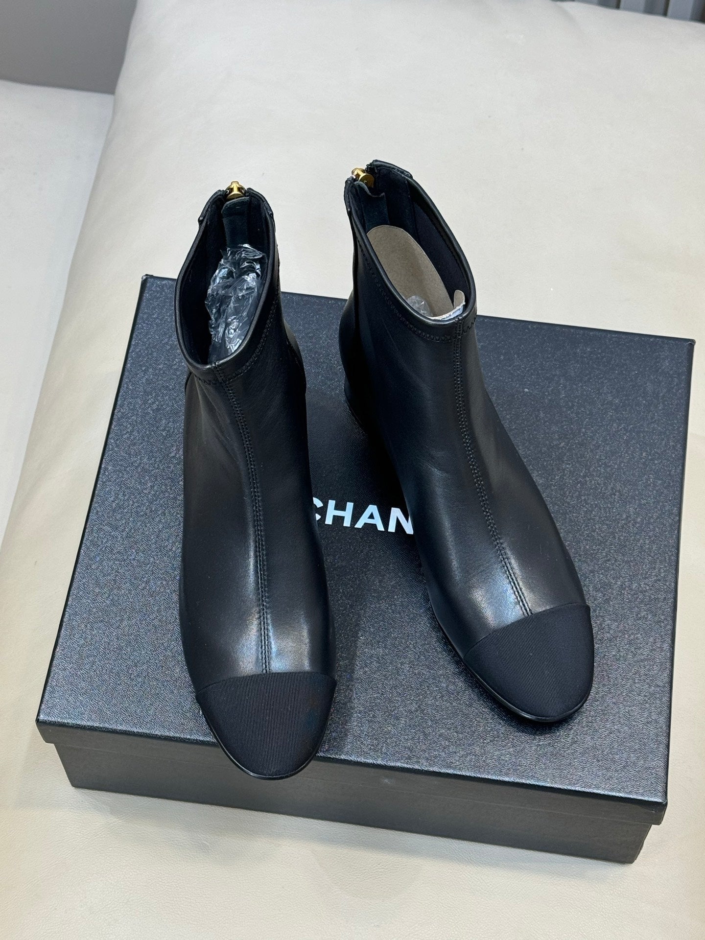 CC 26FW Ankle Boot Black Sheepskin Fabric 621274