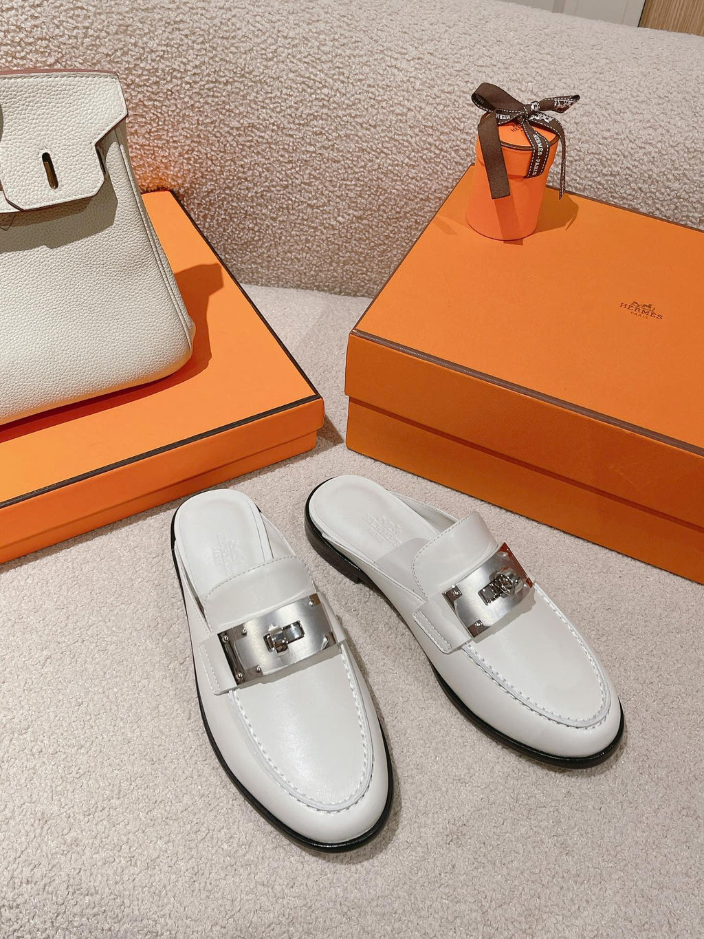 IOTA MULE BLANC DE PARIS CALFSKIN