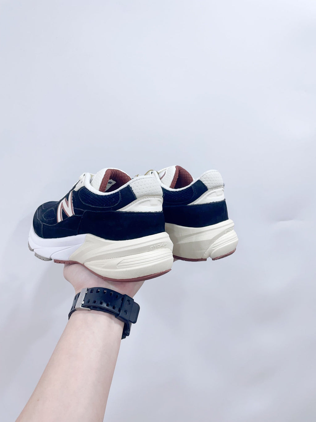 LP x NB 990v6 Sneaker 45mm dark blue suede calfskin and mesh fabric