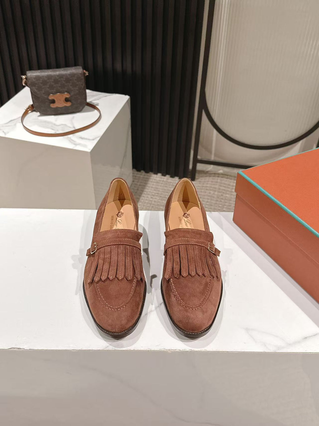 LP Pennan Fringe Burnt Clay Suede 564802