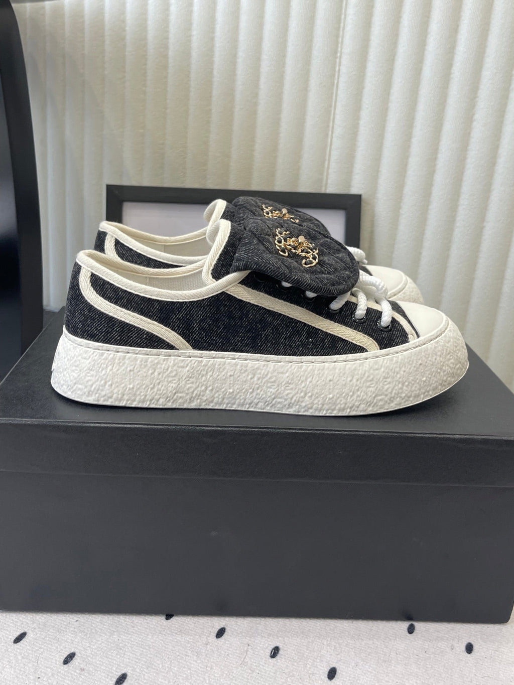 CC 2026s Sneakers Black White Denim Leather 720091