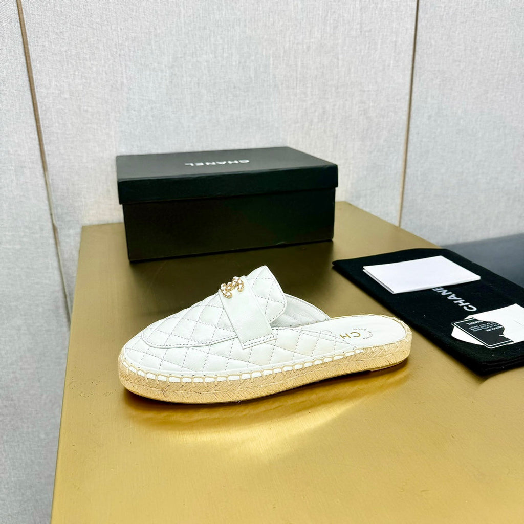 mule white quilted calfskin