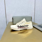 SNEAKERS IN WHITE CANVAS GRAFFITI LOGO