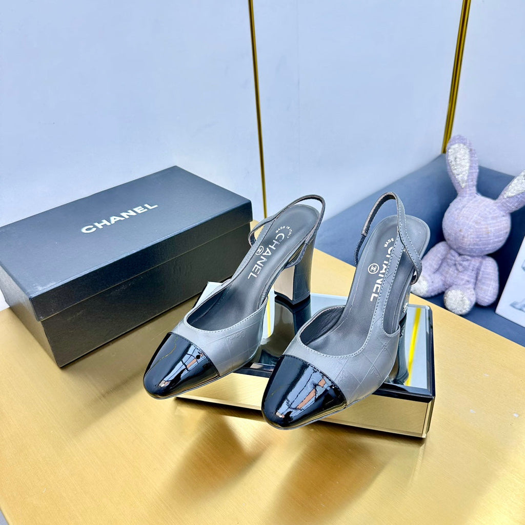 cc slingback pumps 90 in grey lambskin and black patent calfskin 137452