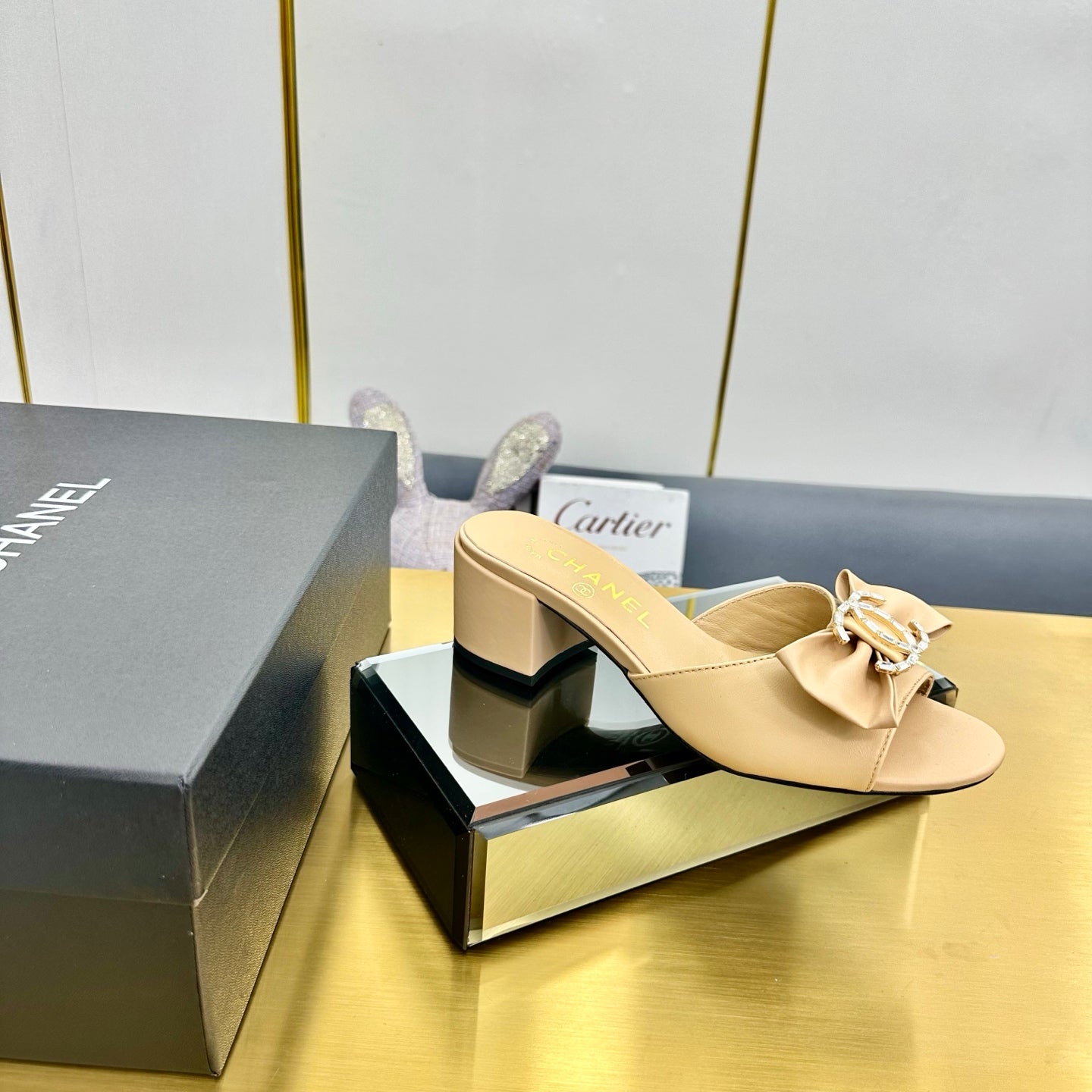 cc 25 bow mule sandal 50mm beige sheepskin 238477