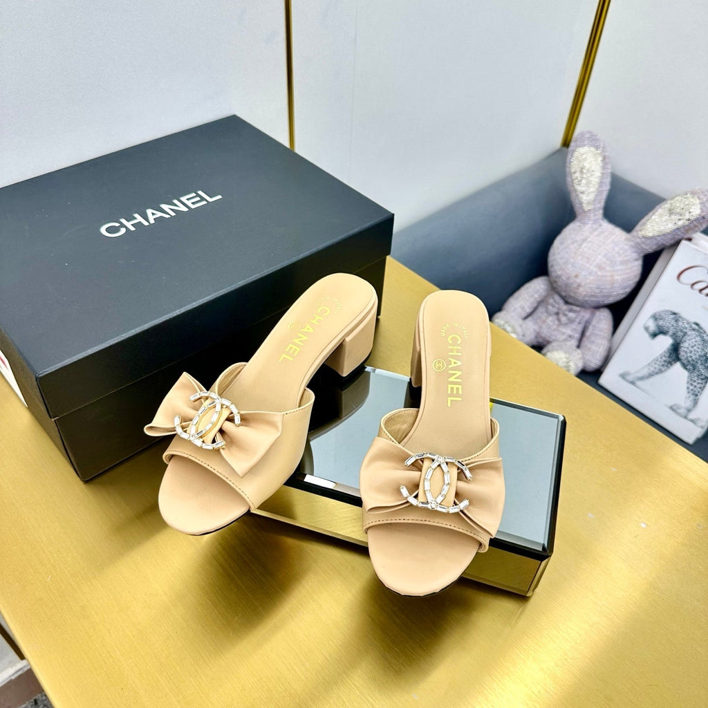 cc 25 bow mule sandal 50mm beige sheepskin 238477