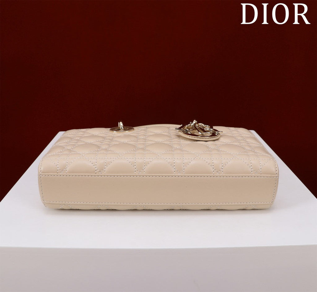 medium lady d-joy 26 light beige lambskin