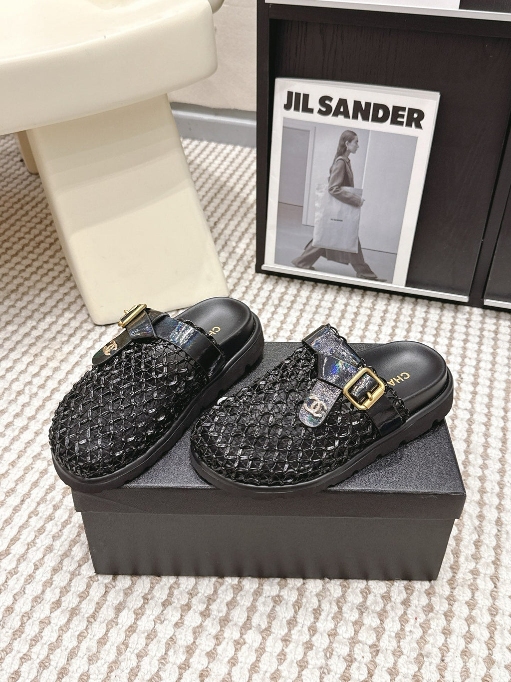 CC Woven Clog Black Glossy Leather 721527