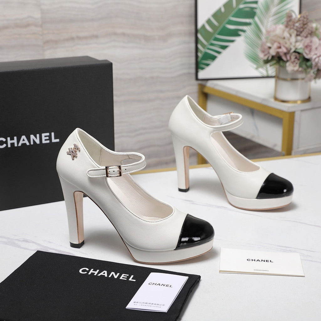 CC Buckle Platform Pumps 100mm White Lambskin 425879