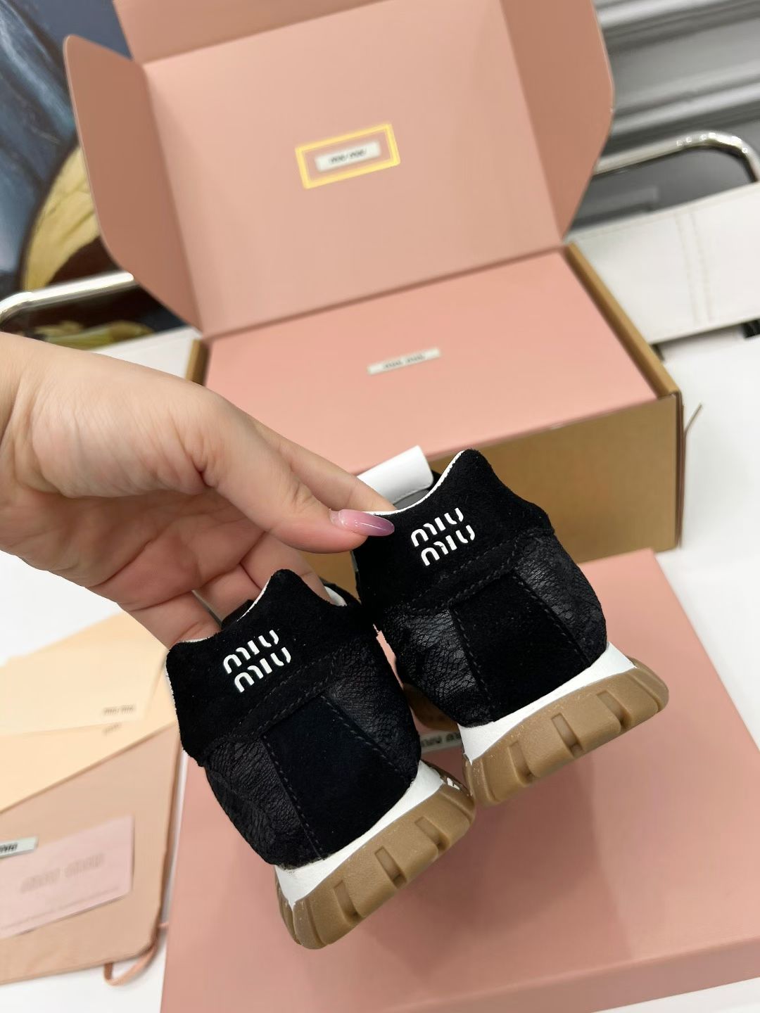 Miu TYRE Sneakers Black Suede Lace 456326