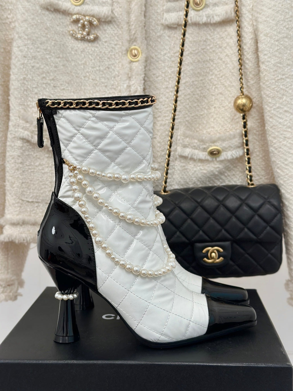 CC Short Boots 80mm White Wrinkled Quilted Calfskin