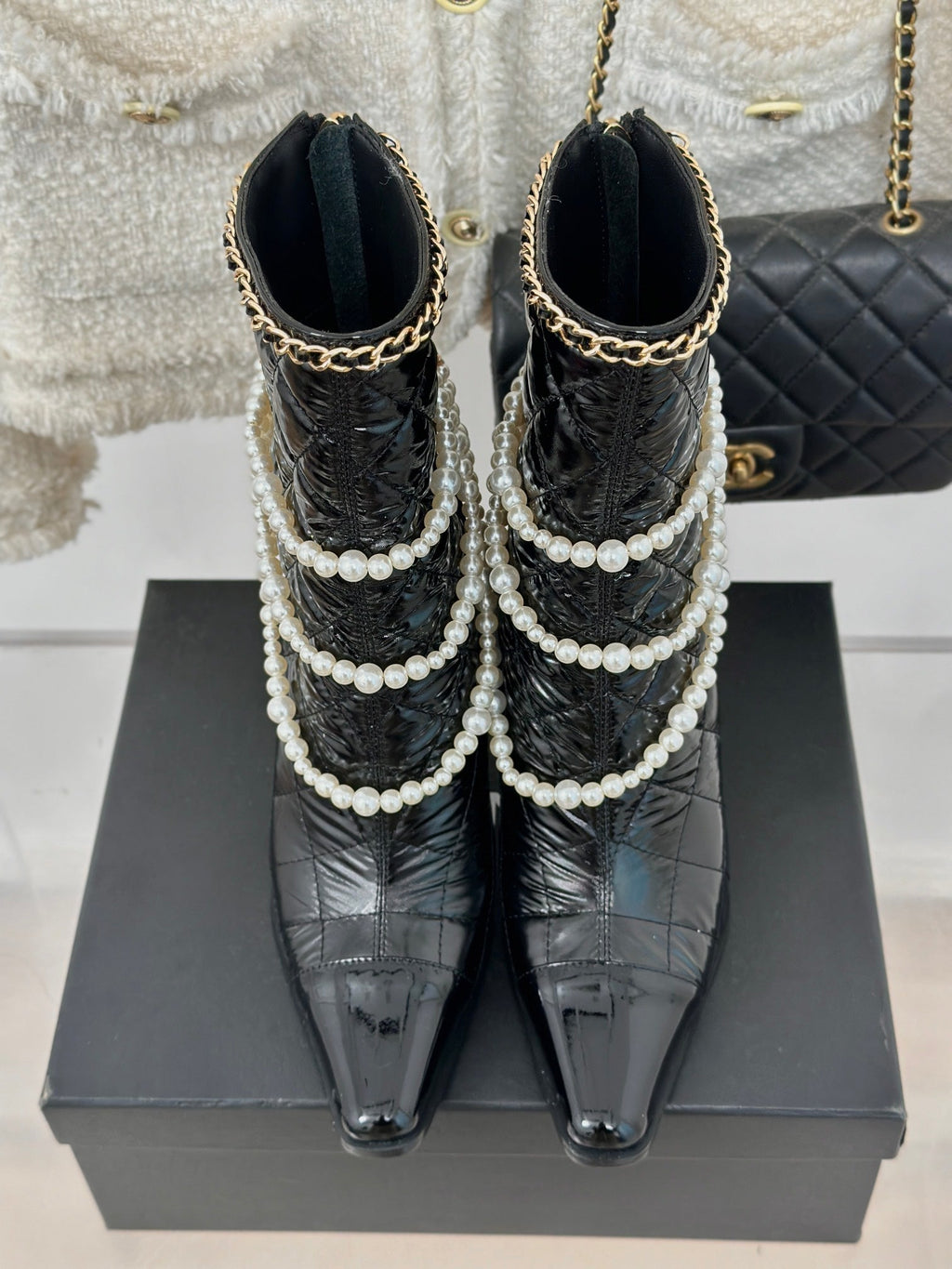 CC Short Boots 80mm Glossy Black Wrinkled Quilted Calfskin