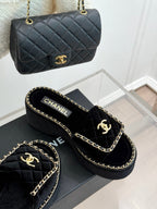 THICK-SOLED CHAIN HEART SLIPPER IN BLACK VELVET