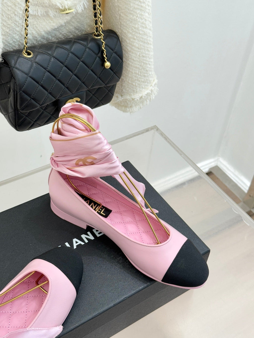 CC 26C Double C Ribbon Flat Shoes Black Pink Cafskin Fabric 557536
