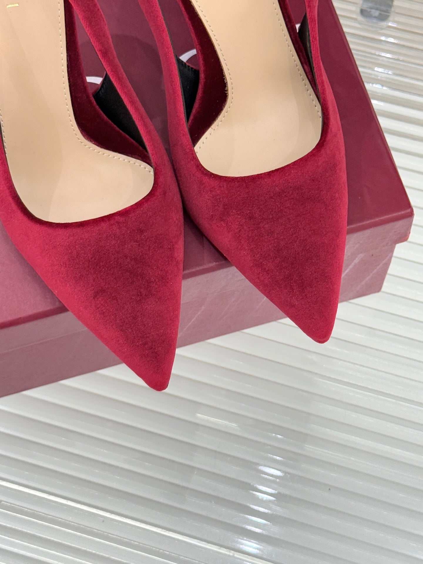 GG 26 Signoria Slingback Pumps 10.5cm Deep Wine Red Suede 632525