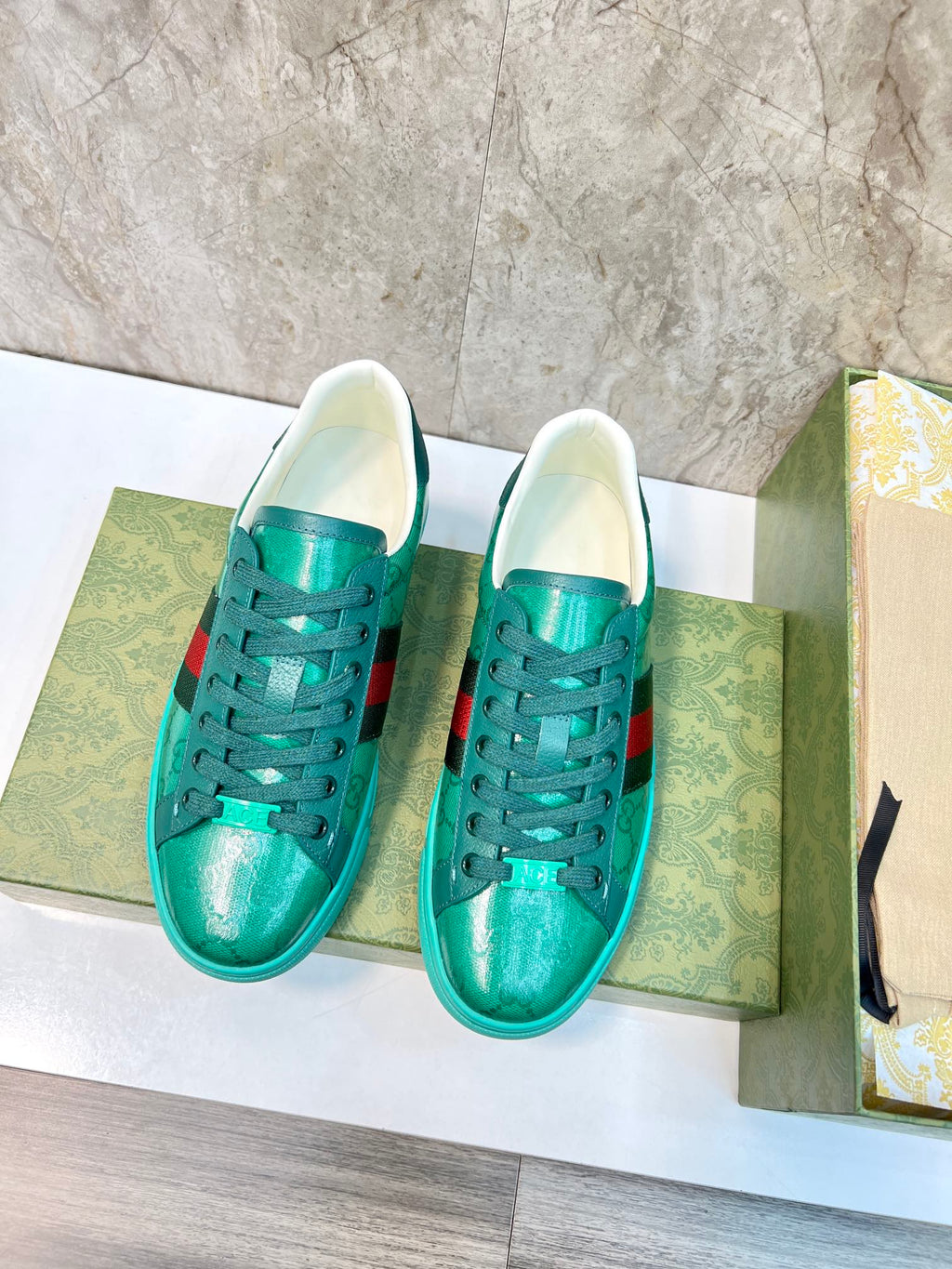 GG Men's ACE Sneaker Green Calfskin 525958