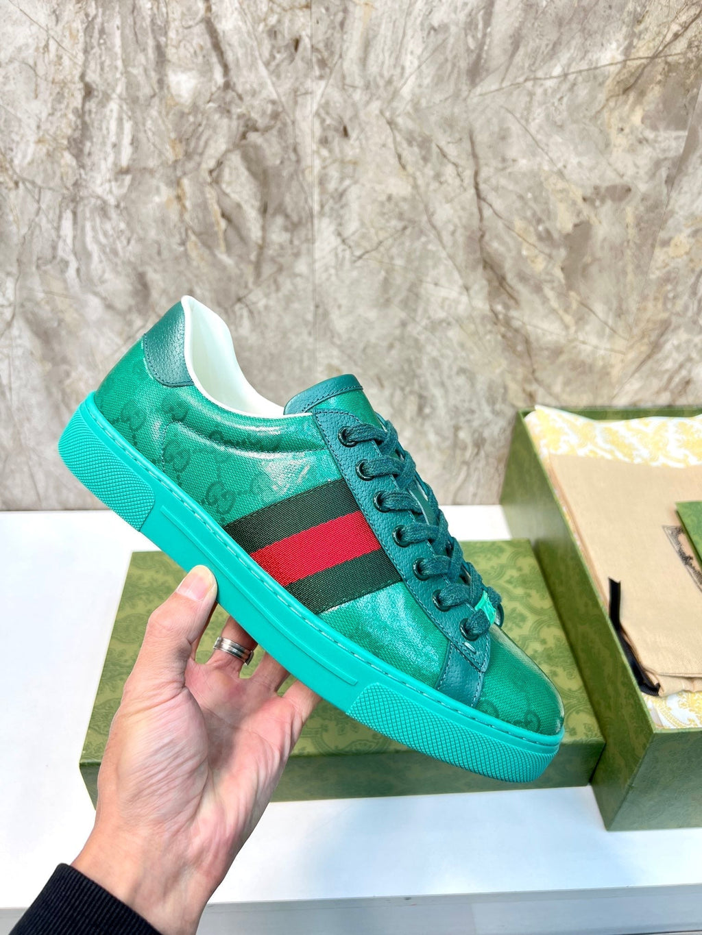 GG Men's ACE Sneaker Green Calfskin 525958