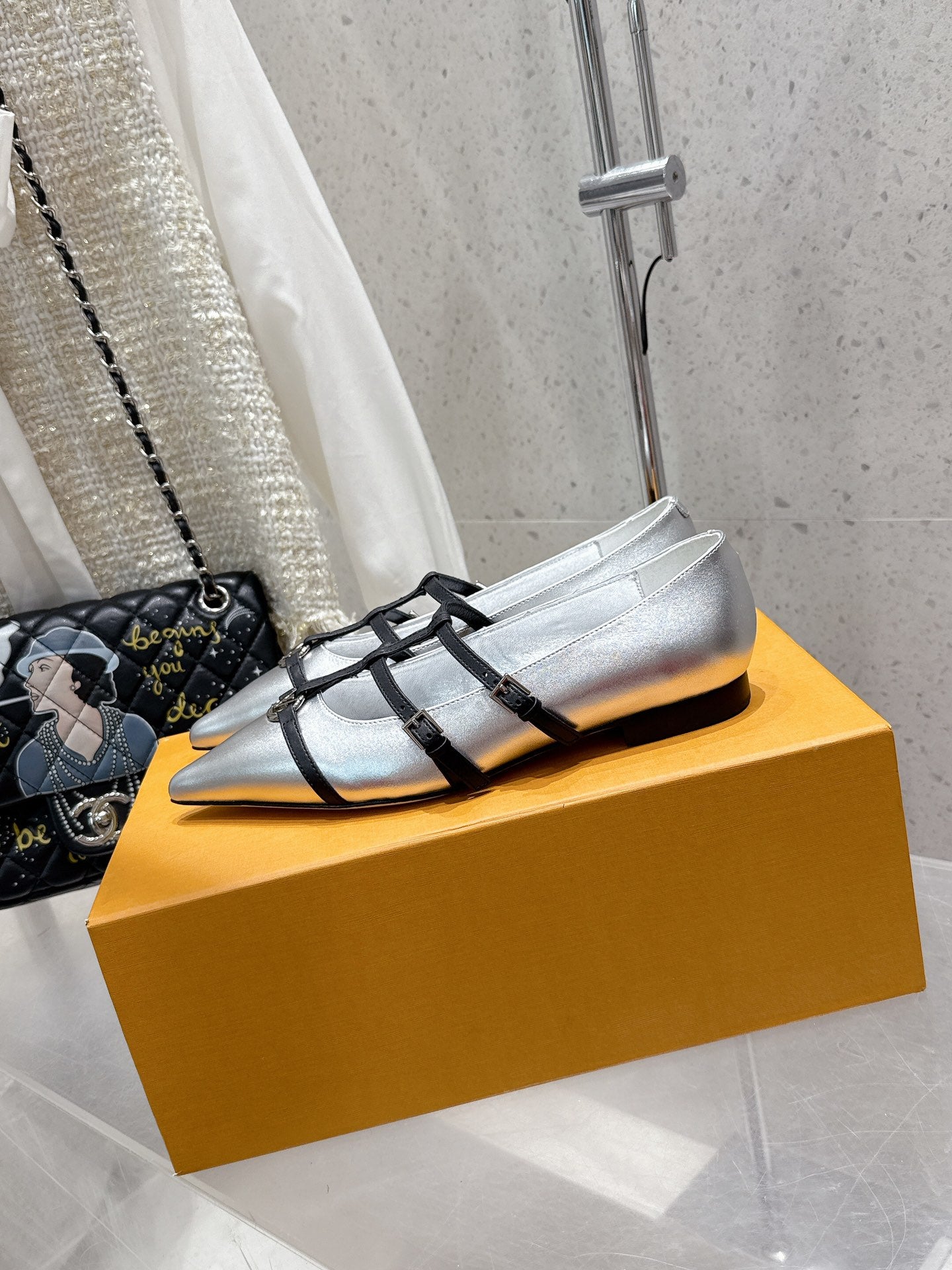 LV 6AM Flat Ballerina Sliver Calfskin 610738