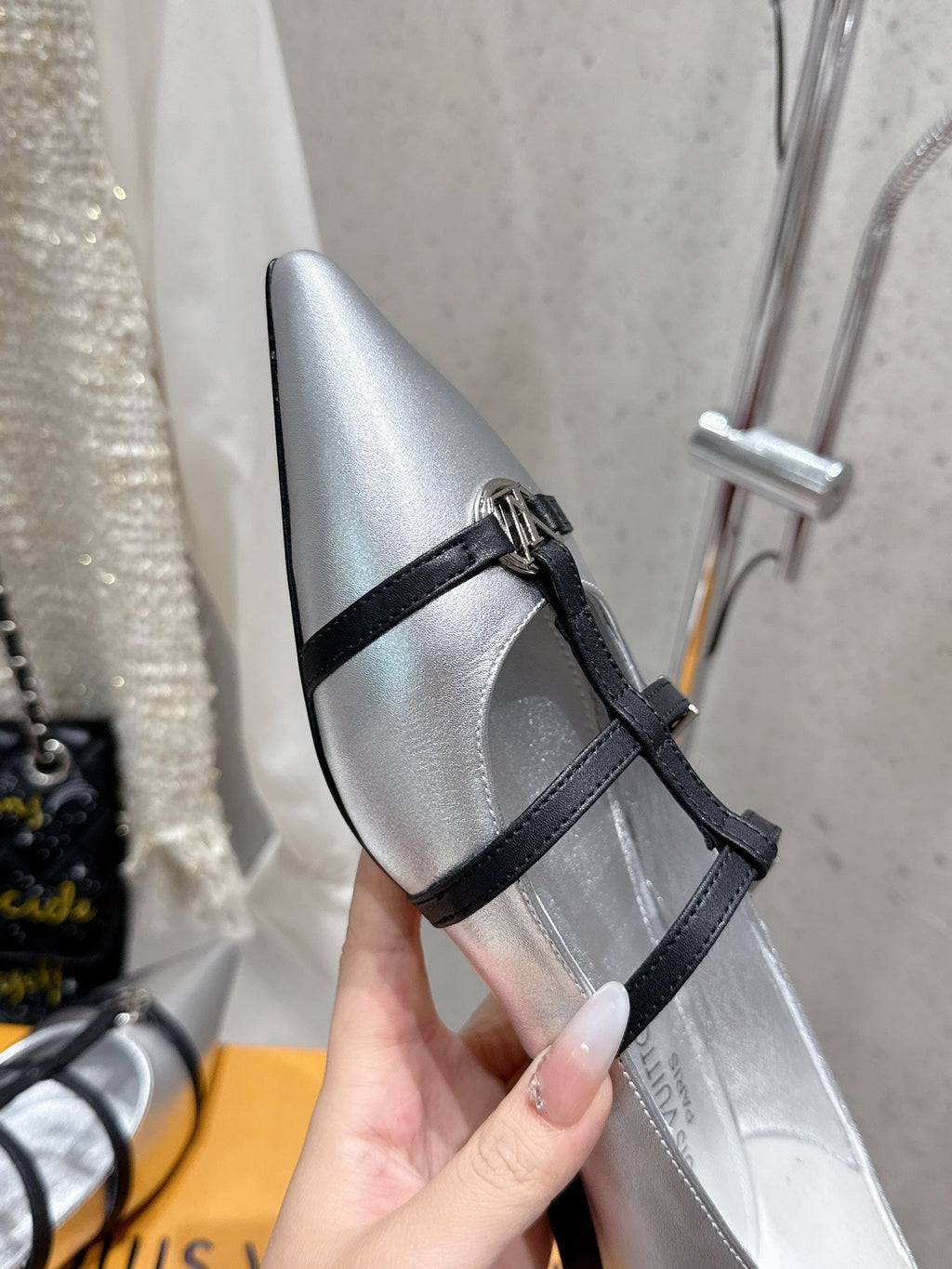 LV 6AM Flat Ballerina Sliver Calfskin 610738