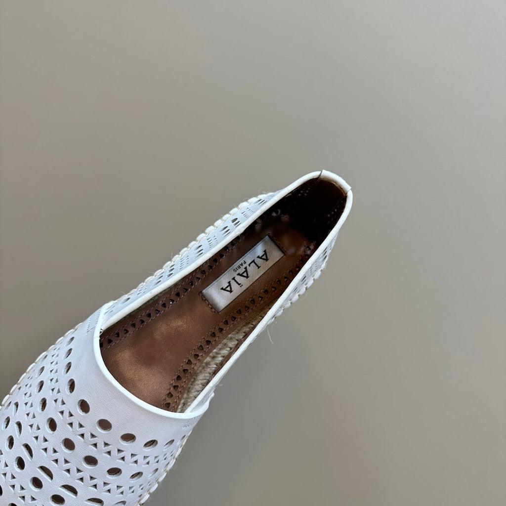 Alaila Vienne Espadrilles In White Cowhide 946258