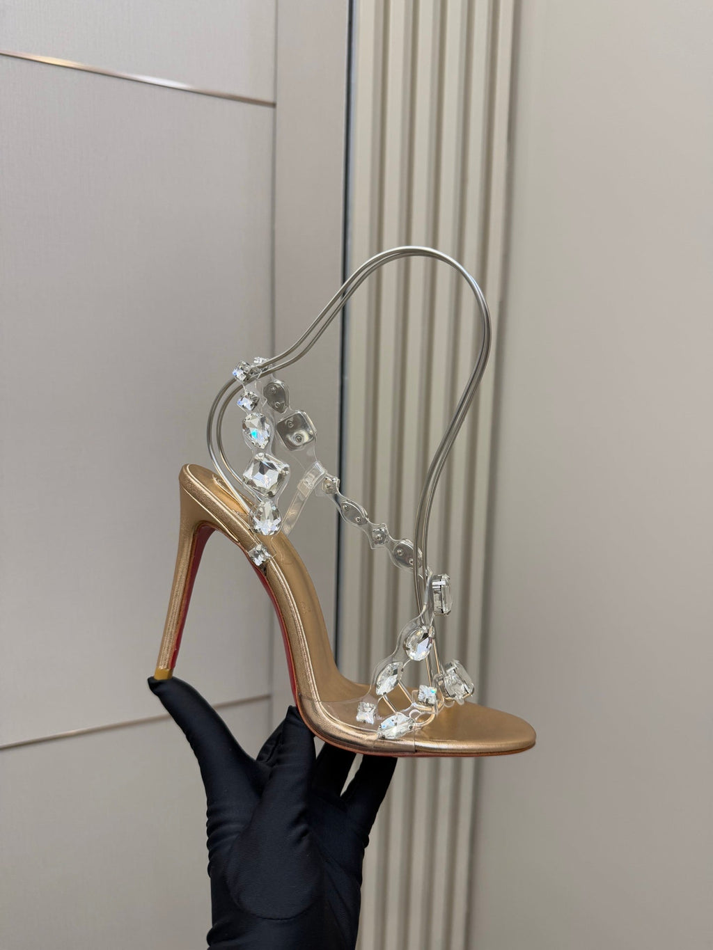 CL Diamond Sandals Gold   Material 299882