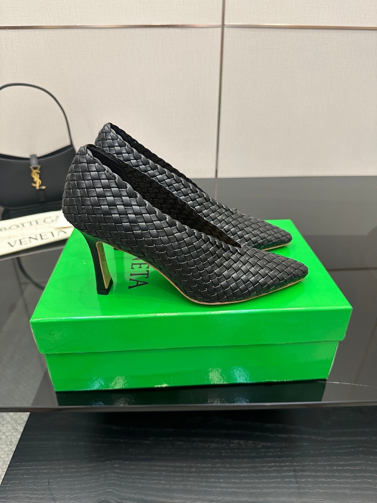 BV Sofia Pump 90mm Black Intreccio leather 427651