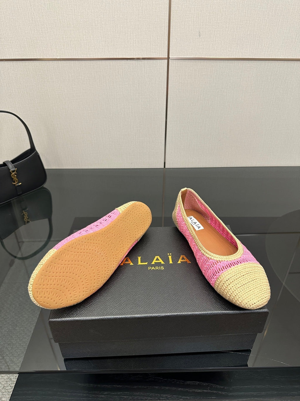 Alaia 2025 Ballet Flat Beige Pink Raffia 433751