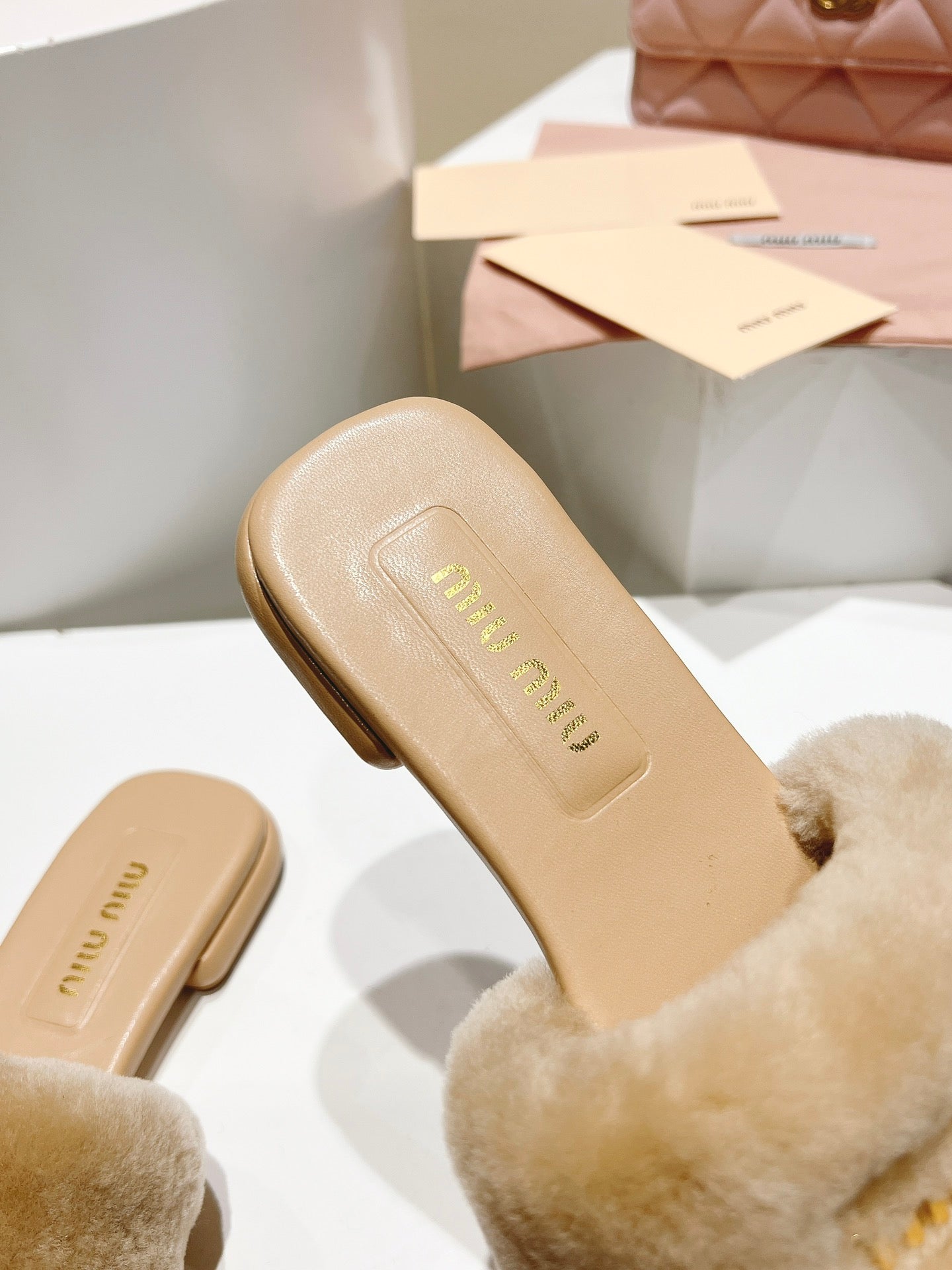 Miu Slides Beige Leather Fur 739560