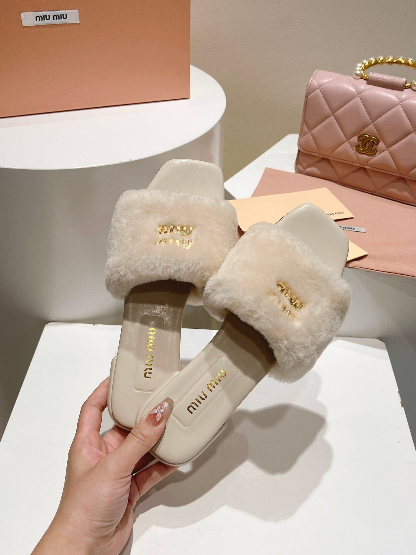 Miu Slides Light Beige Leather Fur 739562