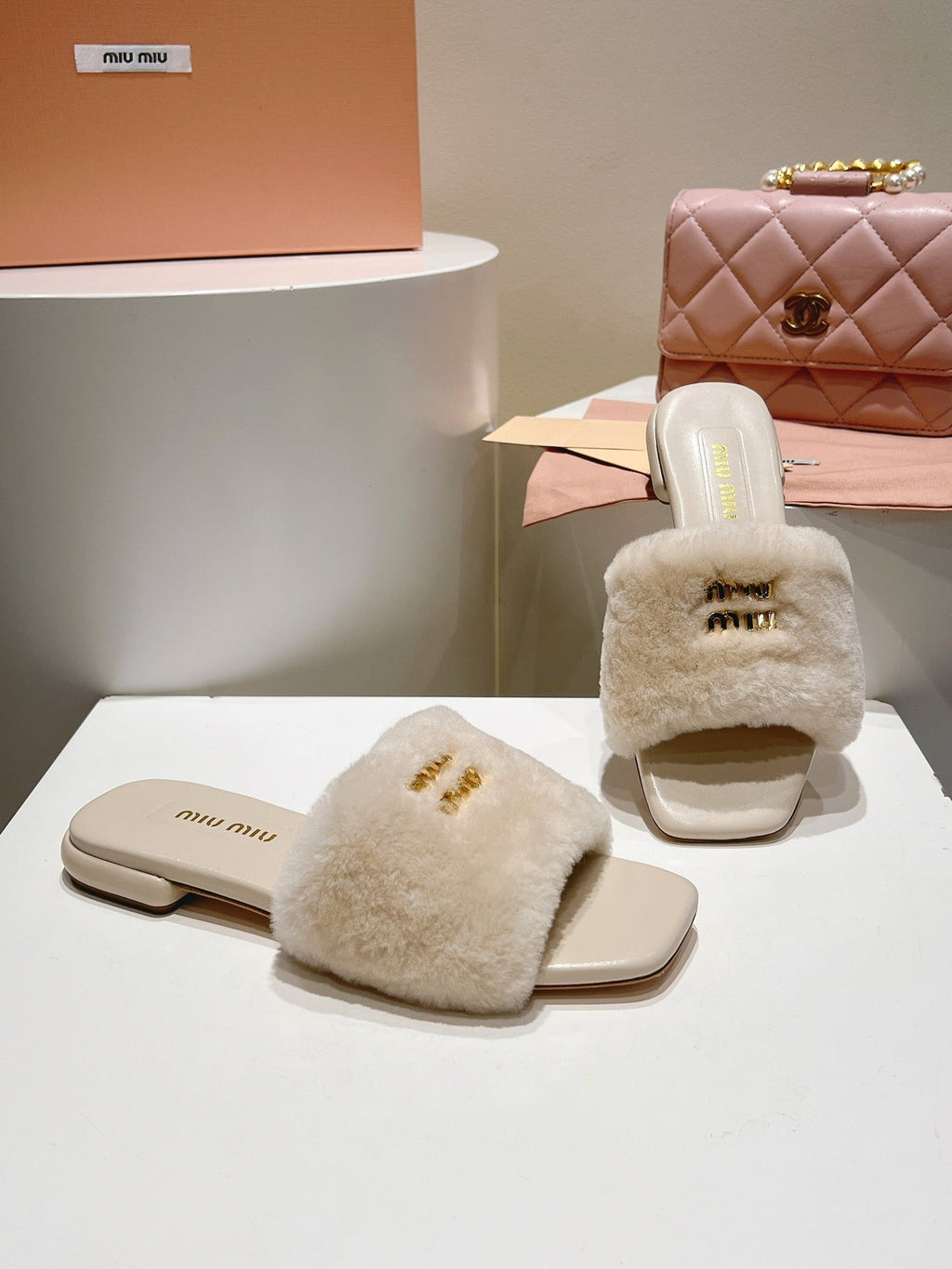 Miu Slides Light Beige Leather Fur 739562