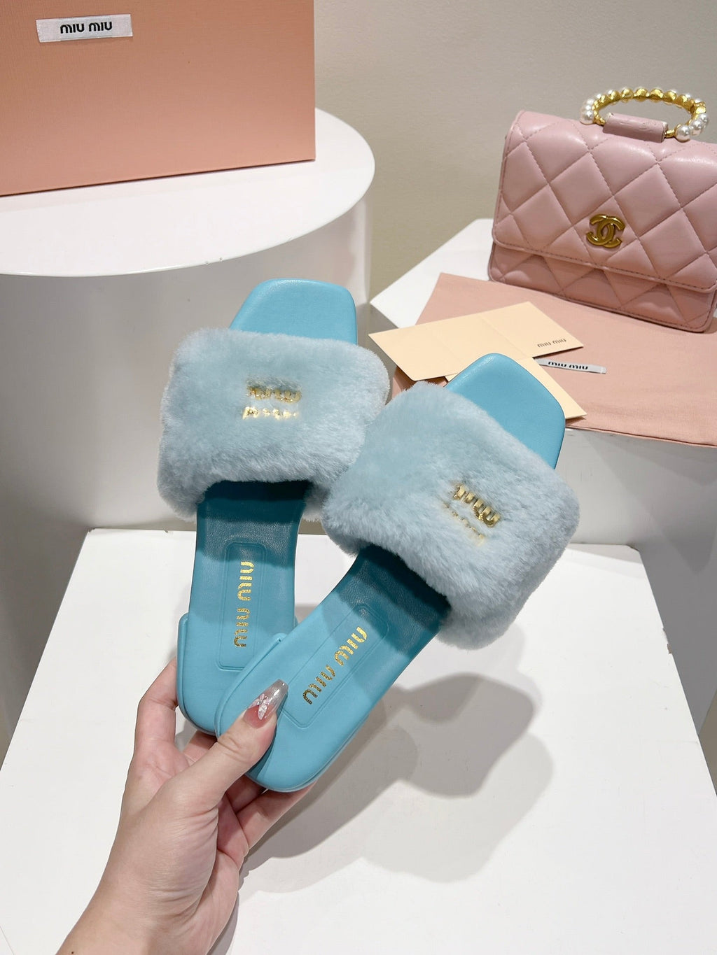 Miu Slides Light Blue Fur Leather 739564