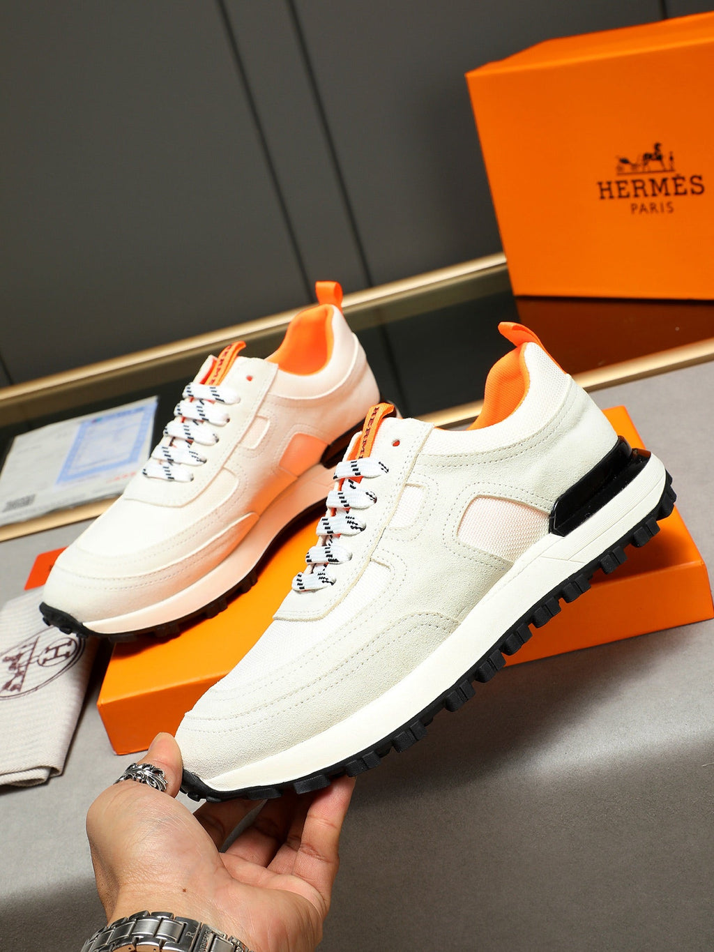 HM Men's Sneaker White Suede 619318
