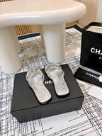 CC 26s Open-toe Sandal Sliver Sheepskin 681939