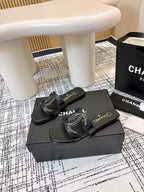 CC 26s Open-toe Sandal Black Glossy Sheepskin 681940