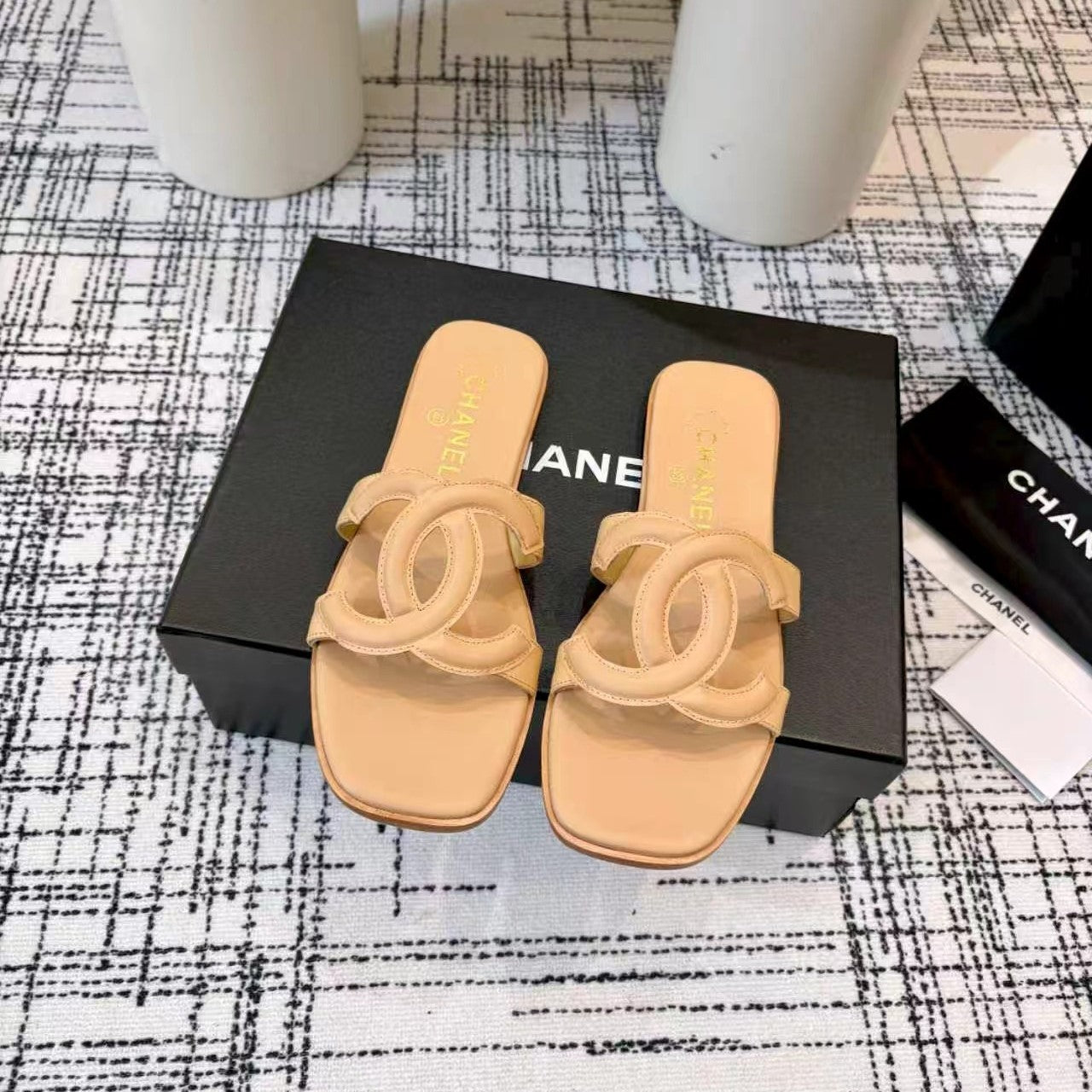 CC 26s Open-toe Sandal Beige Sheepskin 681944