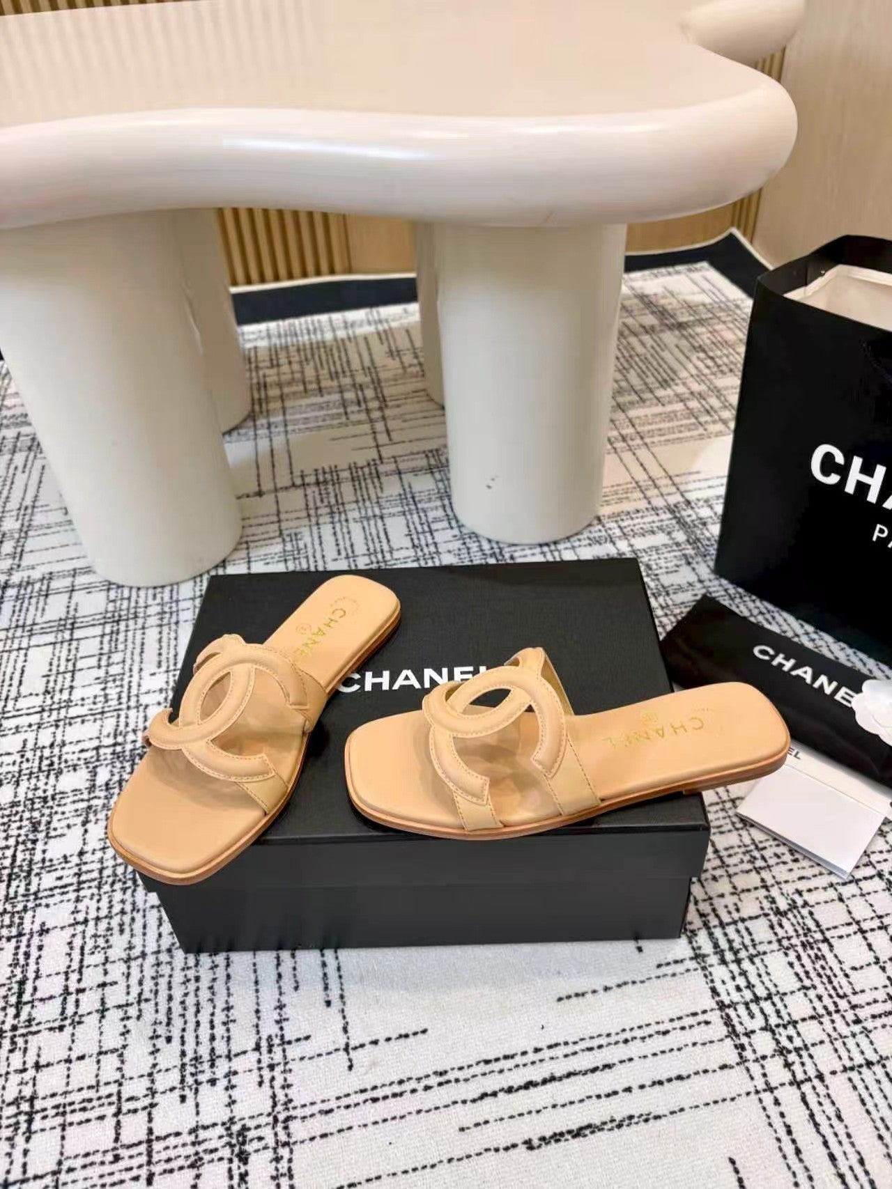 CC 26s Open-toe Sandal Beige Sheepskin 681944