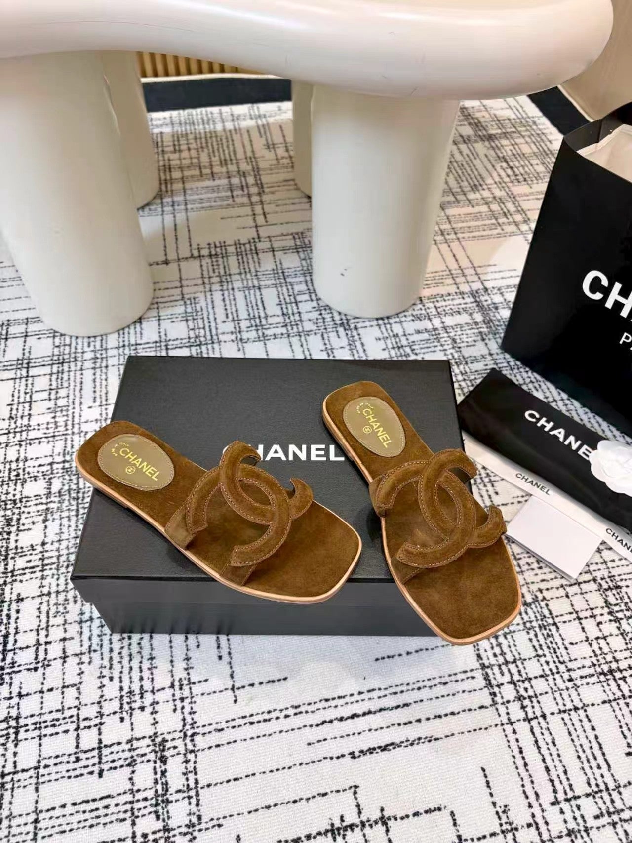 CC 26s Open-toe Sandal Coffee Suede 681946