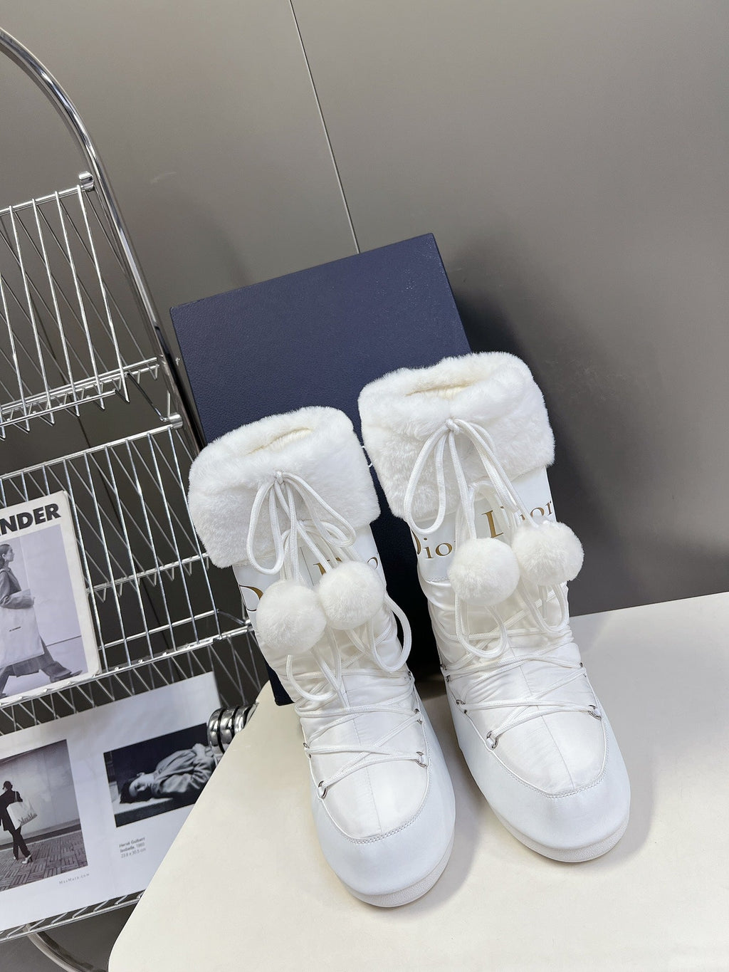 CD Short Boots 60mm In White Cowhide With Feather 989719