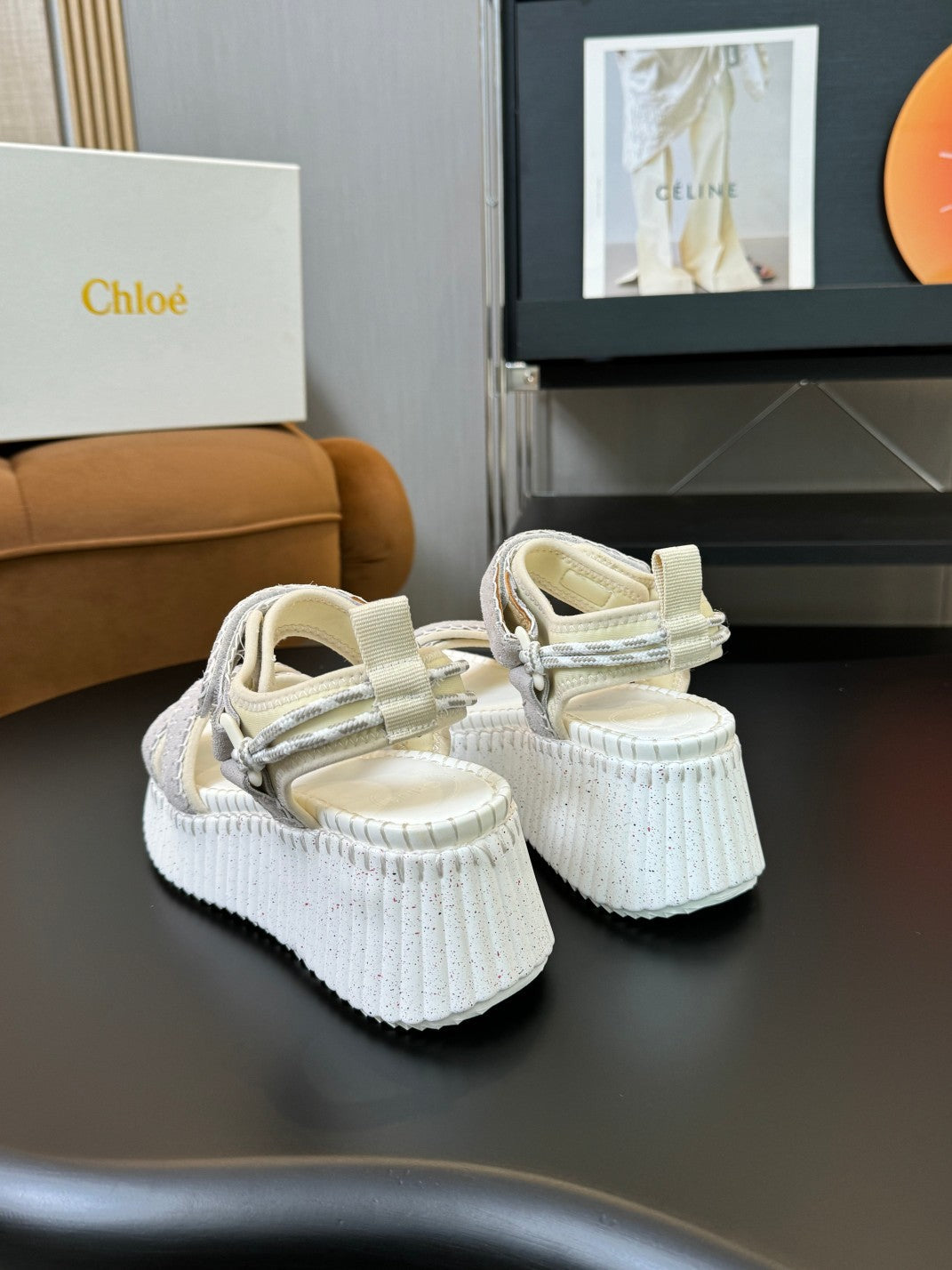 CHLOÉ NAMA WEDGE SANDAL 8 CM IN PASTEL GREY SUEDE AND WHITE RUBBER